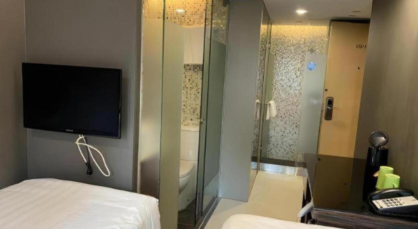 J Link Hotel 3*