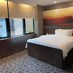 J Link Hotel