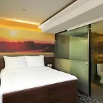 J Link Hotel
