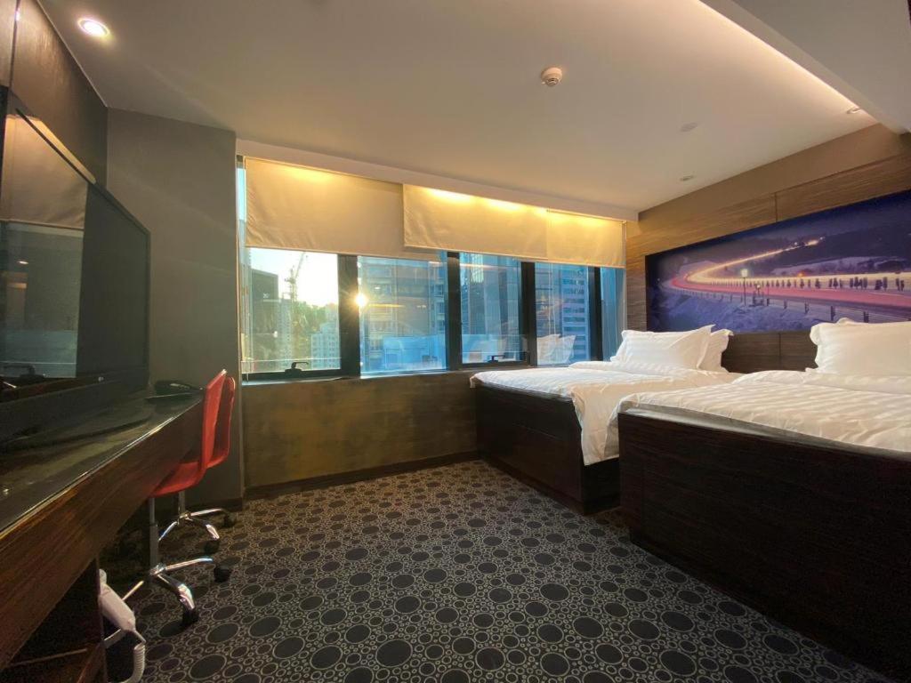 J Link Hotel